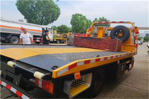 汉源附近拖车电话号码服务